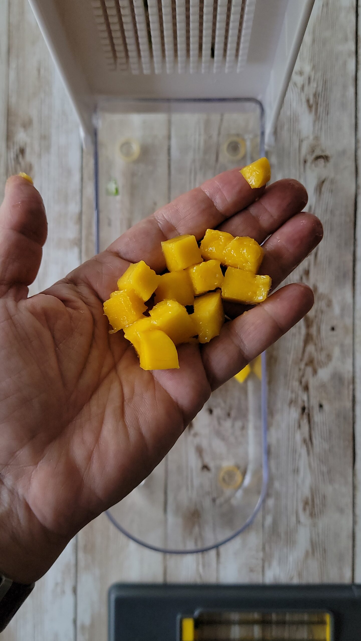Perfect mango cubes