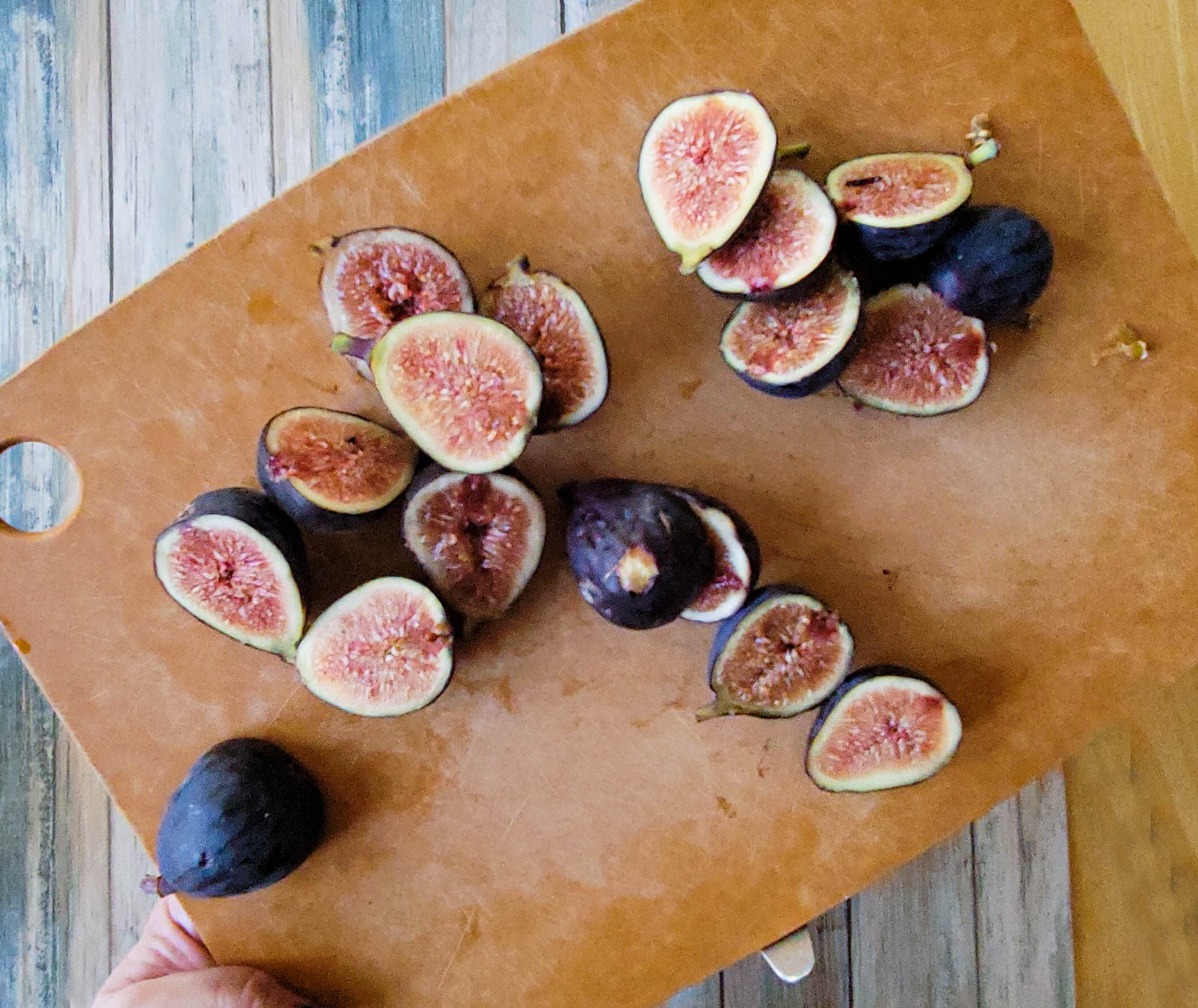 Fresh figs for Fresh Fig and Rum Cake
